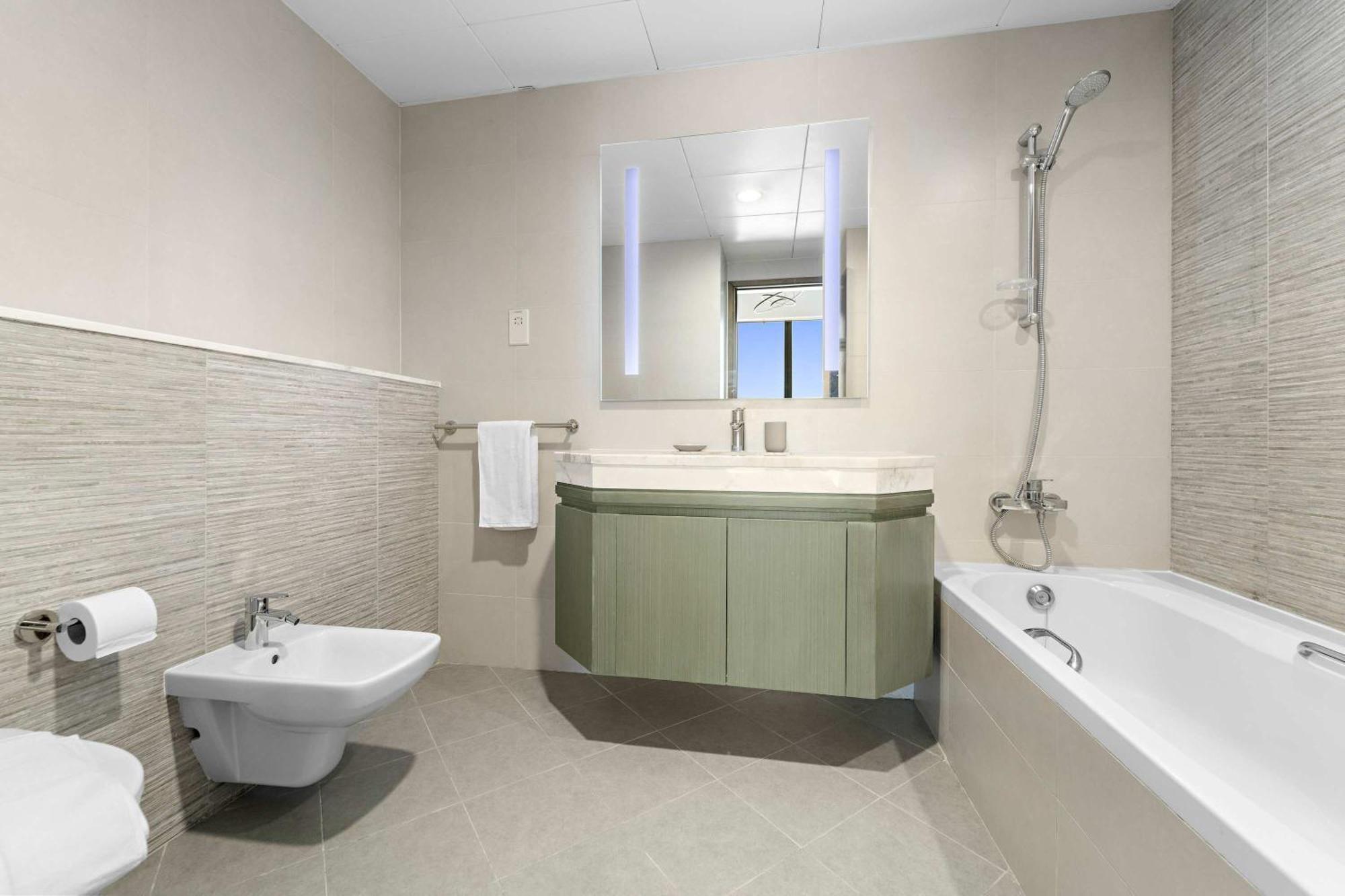 Silkhaus Comfy 1bdr In Najmat Tower Near Reem Island *